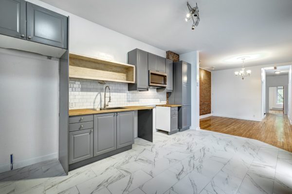 empty-old-french-style-condominium-in-montreal-2025-10-15-05-21-32-utc